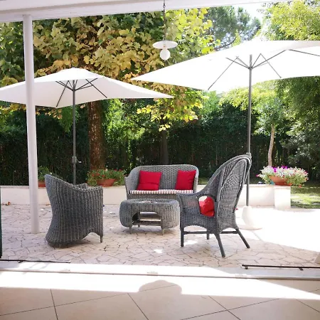Aparthotel Terrazza,giardino Al Mare